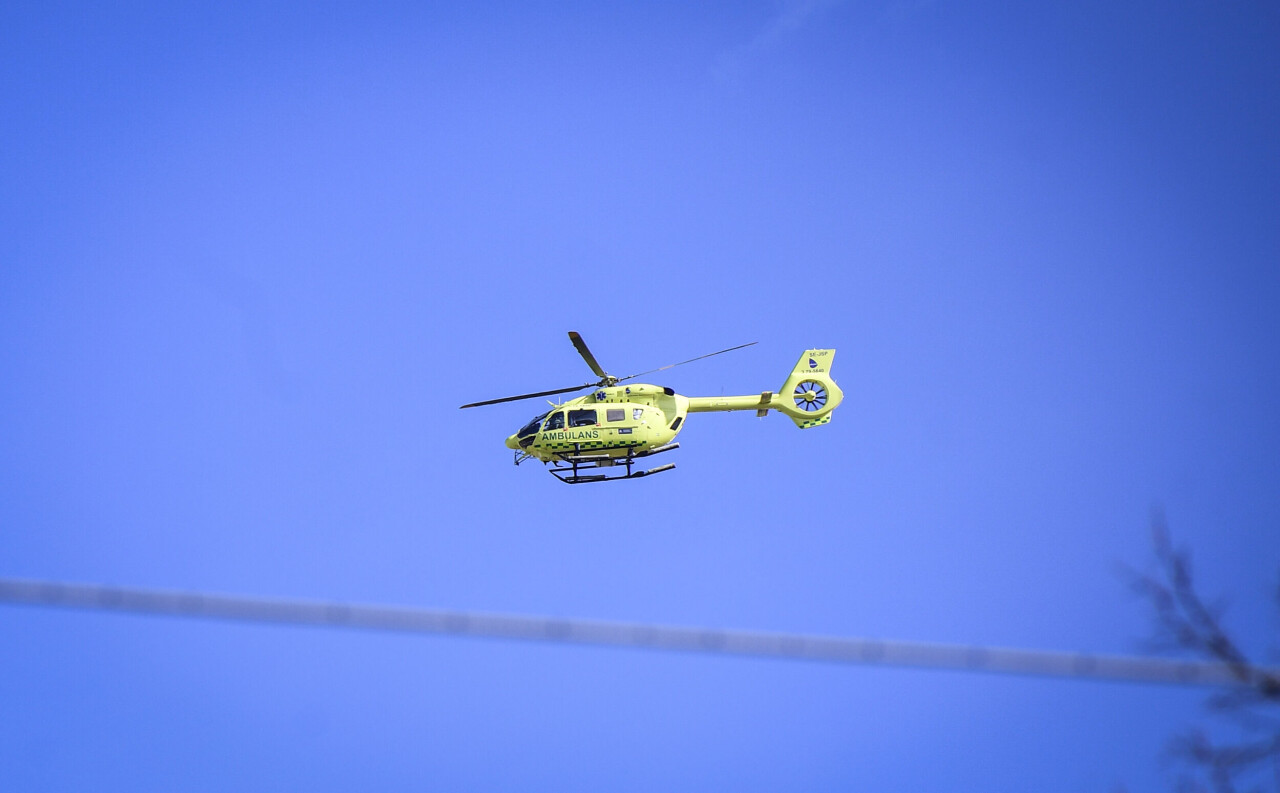 En flicka i 15-årsåldern har förts till sjukhus med ambulanshelikopter efter att ha blivit påkörd vid ett övergångsställe.