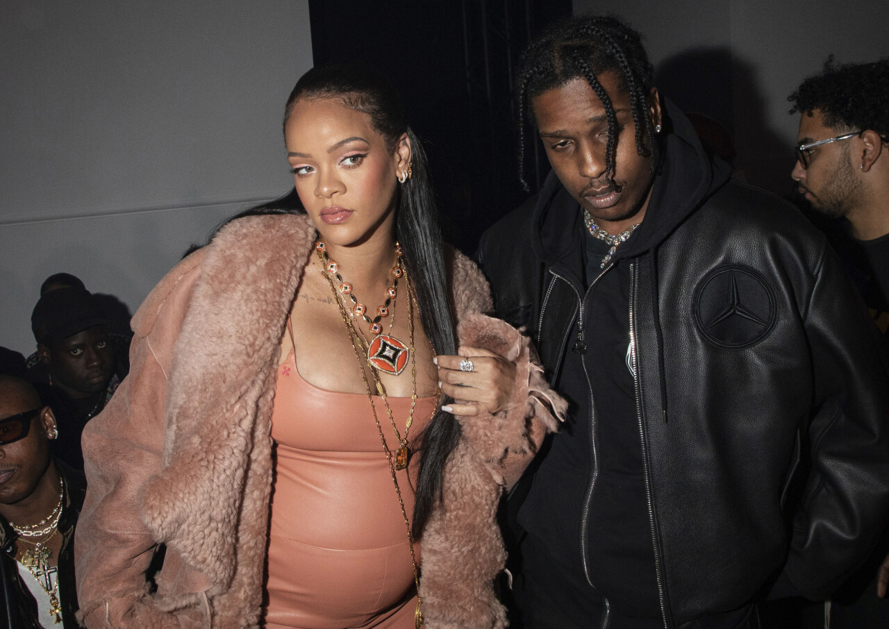 Rihanna och Asap Rocky har blivit föräldrar till en pojke.