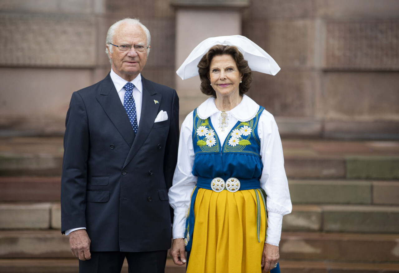 När Storbritanniens drottning Elizabeth II begravs på måndag den 19 september blir det kung Carl Gustaf och drottning Silvia som representerar det svenska kungahuset, uppger hovet.